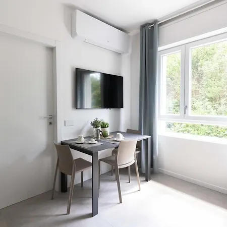 Locatelli Apartament *